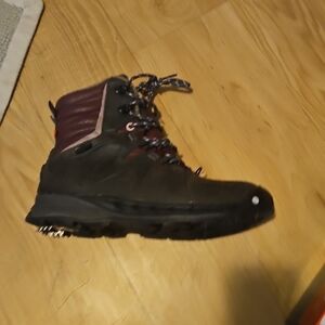 Women's Black and Burgundy Winter Boots